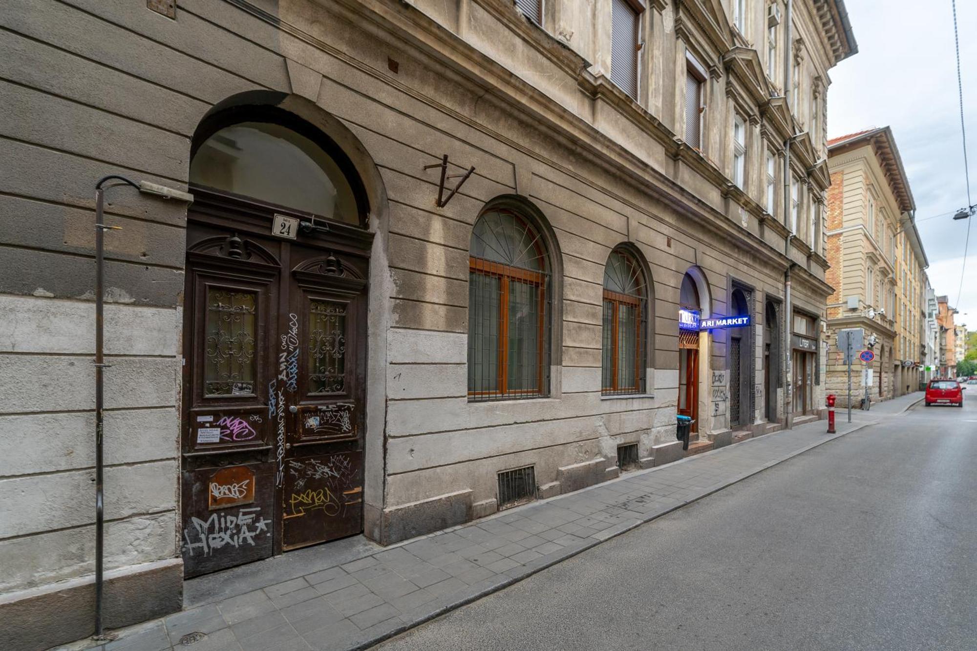 Azure Oasis In The Heart Of The City Budapeste Exterior foto