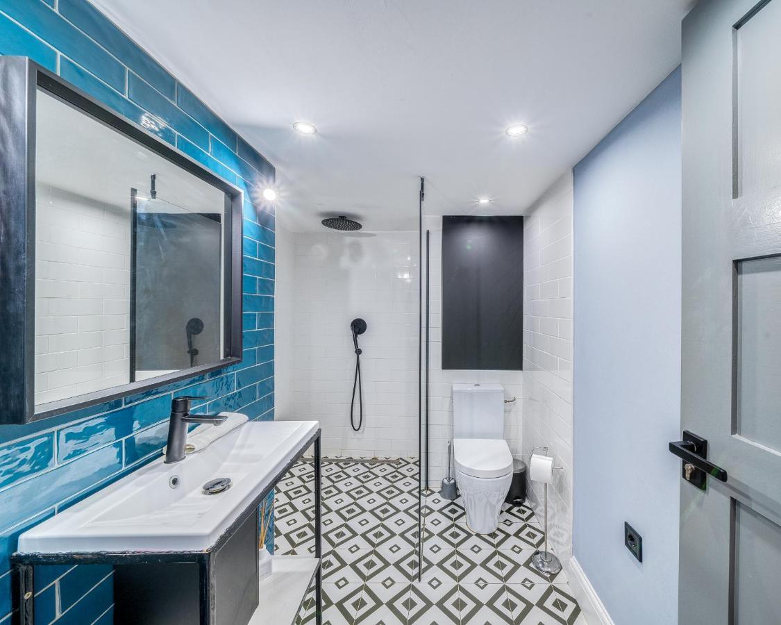Azure Oasis In The Heart Of The City Budapeste Exterior foto